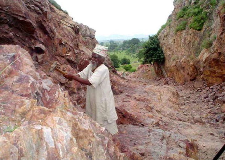 Manjhi In The Mountains