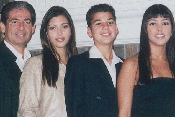 Kim, Rob, And Kourtney Kardashian With Their Father Robert In 1999