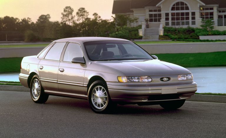 1995 – Ford Taurus