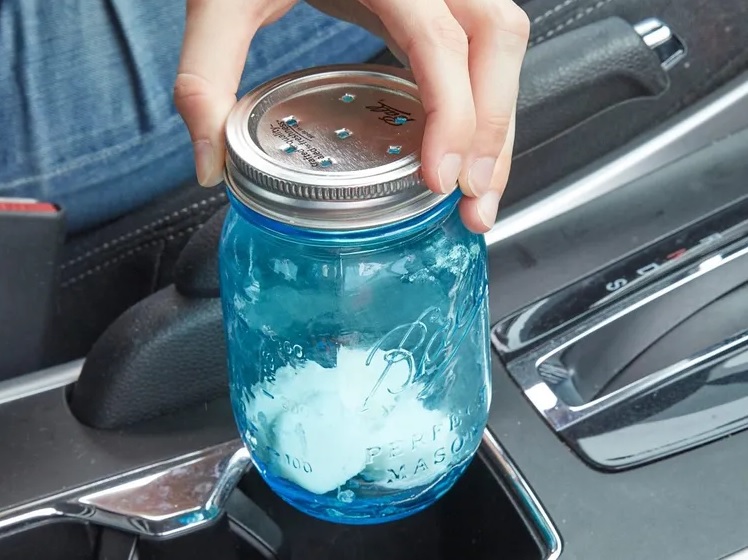 Using Scented Wax Cubes