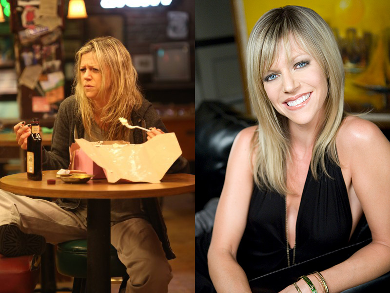 Kaitlin Olson As Deandra Reynolds